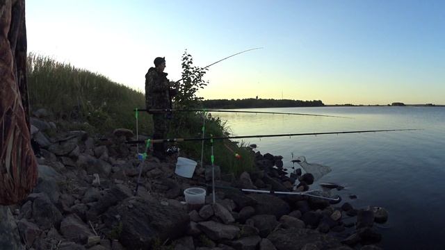 РЫБАЛКА НА КАМНЯХ Часть 2. ВЫШНЕВОЛОЦКОЕ ВОДОХРАНИЛИЩЕ. смотреть онлайн
