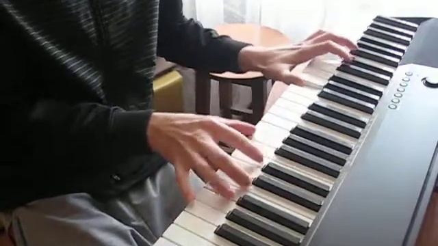 Знакомая гармония на пианино