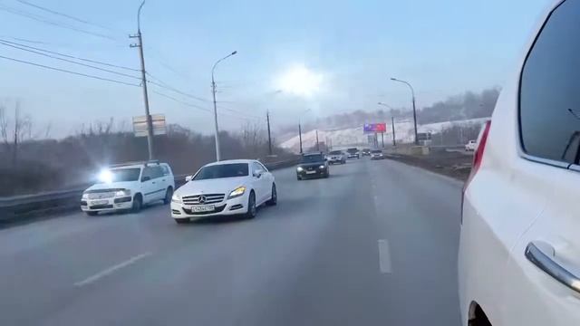 Свадьба белый мерседес CLS Новосибирск прокат авто с водителем смотреть онлайн