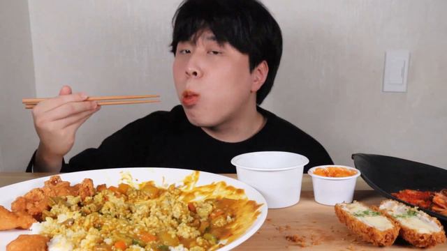 ASMR MUKBANG 직접 만든 카레 치즈돈까스 김치 먹방 ASMR CURRY & CHEESE PORK CUTLET , KIMCHI MUKBANG EATING SOUND смотреть онлайн