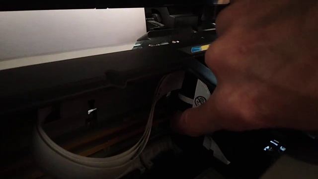 Как выглядят защелки Epson CX4300(для понимания как разбирать), при разборке печатающей головки. смотреть онлайн