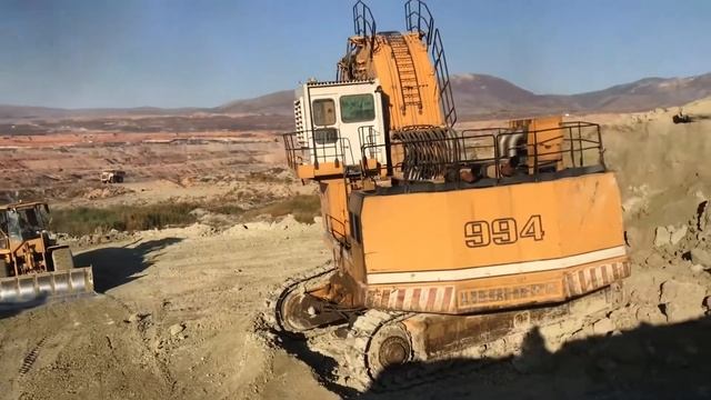 Экскаватор Liebherr R994 смотреть онлайн
