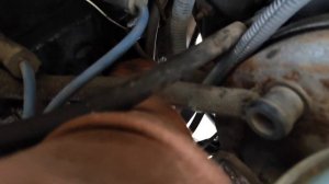 Замена датчиков кислорода и давления масла на Шевроле нива + замена подушки глушителя.