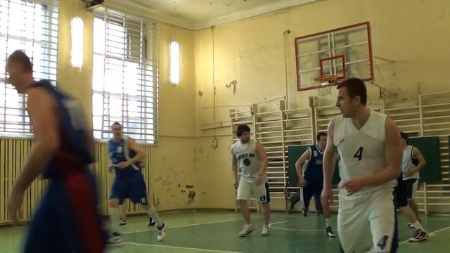 Ветераны - Ветераны 2 (1 четверть) УрГУ Баскетбол 2011 смотреть онлайн