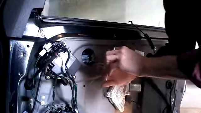 Как снять заменить стекло передней двери MERCEDES A-B class(2010)demontaz zamiana szyby drzwi przod смотреть онлайн