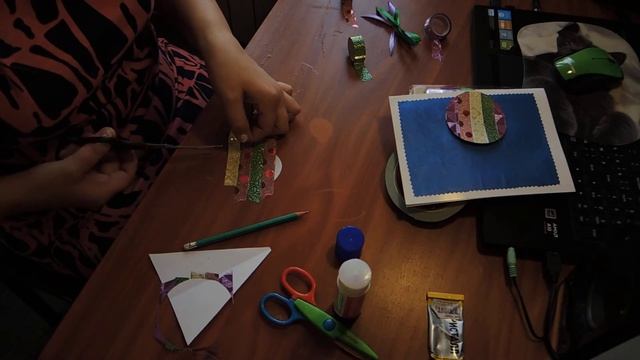 DIY: ОТКРЫТКА НА НОВЫЙ ГОД СВОИМИ РУКАМИ ЗА 3 МИНУТЫ. ЧАСТЬ 2. смотреть онлайн