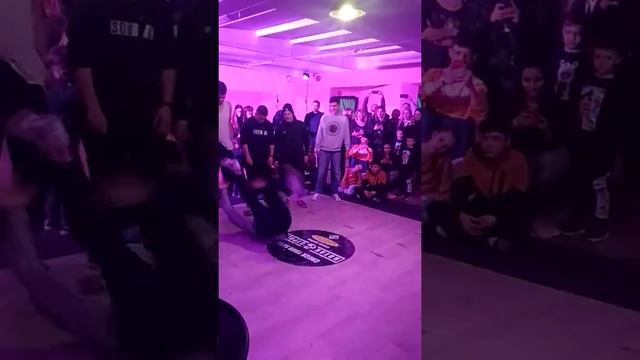 Брейк. Старая школа против новой. смотреть онлайн