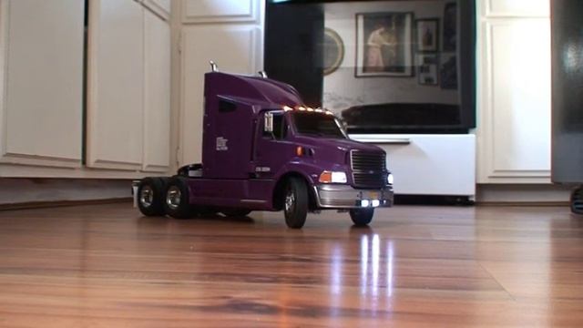 TAMIYA 1:14 scale TRUCK. Ford Aeromax смотреть онлайн