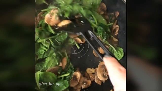 Гречневая лапша с грибами и шпинатом в соусе Терияки: рецепт от Foodman.club смотреть онлайн