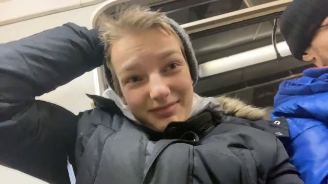 Воссидаем в КФС с Почтовым и Сасей смотреть онлайн