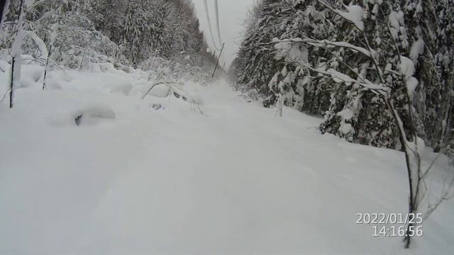 Мототолкач Ураган Сибирь на 600 гусенице. Еду в целое по высоковольтной, снега по пояс. смотреть онлайн