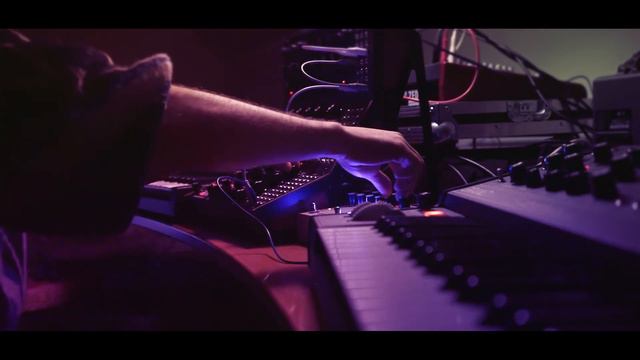 Plastic Brain - Moog modular for sonic Science fiction смотреть онлайн