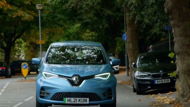 Renault Zoe - Taking the EV Plunge...Can we change your opinion on electric cars? | Fifth Gear смотреть онлайн