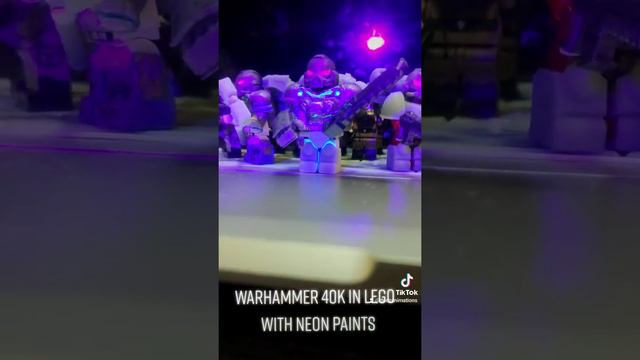 Warhammer 40k in Lego minifigures! with custom neon paint! смотреть онлайн