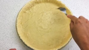 Киш с лисичками и зеленым луком