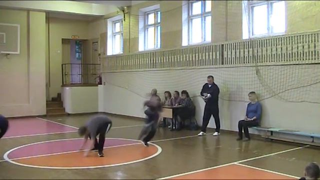 Открытый урок в 7 «В» классе на тему: «Совершенствование скоростных качеств посредством эстафеты» смотреть онлайн
