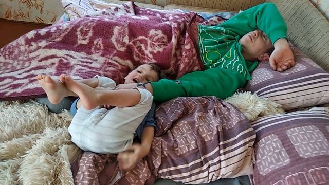 МАЛЕНЬКИЙ ПОМОЩНИК НА ВСЕ РУКИ #16 смотреть онлайн