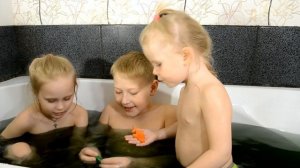 Развлечение для детей ! Пена - это веселье для детей ! Fun for the kids !