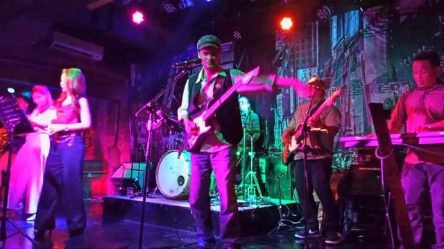 Johnny B Goode cover Groovy Band by Fortunate смотреть онлайн