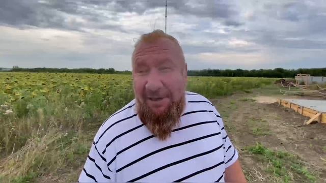 Заливаем плиту, строим дом из Арболит блока и кирпича, фундамент под дом