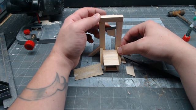 How to make a functional (mini) guillotine! смотреть онлайн