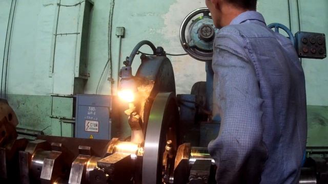 Шлифовка коленчатого вала тепловоза ЧМЭ-3, дизеля K6S310DR смотреть онлайн