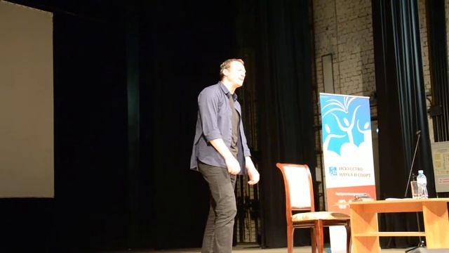 Стихотворение В. Маяковского «Скрипка и немножко нервно» в прочтении Анатолия Белого смотреть онлайн