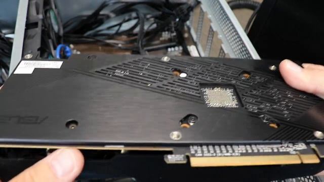 Koparka kryptowalut na 12 kart, montaż kart Asus RX 5700 - część 2 смотреть онлайн