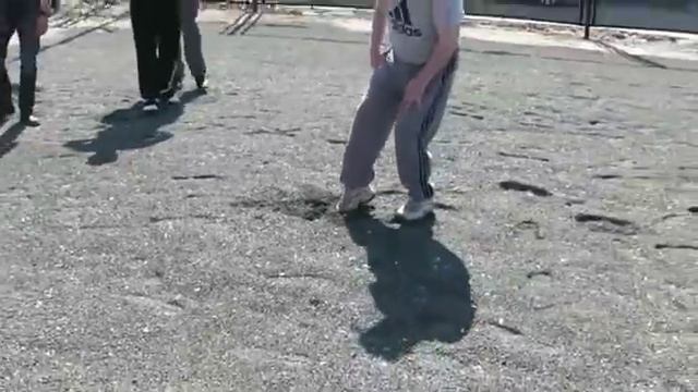 «Высокотехнологичная» баскетбольная площадка смотреть онлайн