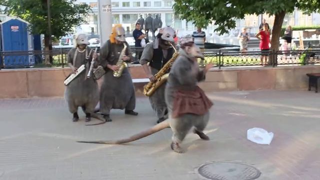 уличный театр Pas Par TouT