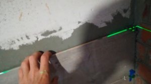 КАК ПОЛОЖИТЬ ПЛИТКУ В ВАННОЙ КОМНАТЕ С ПОМОЩЬЮ ЛАЗЕРНОГО УРОВНЯ