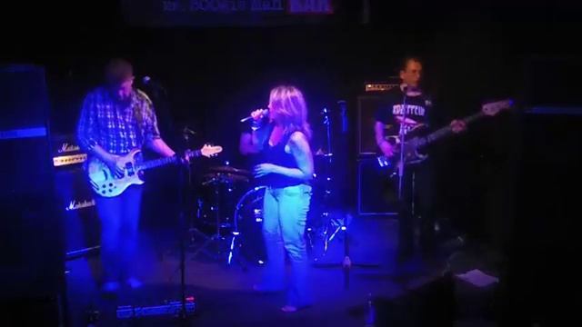 Shaky Ground смотреть онлайн