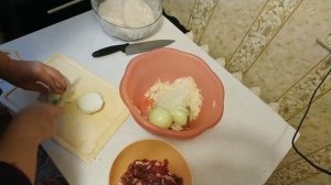 самбусаи варақаштуда бо равғани гов.Очень слаеня самса с говядиной.
