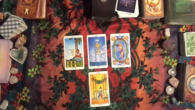 Water Signs Someone Has to Fix the Connection 12/20/18 Daily Tarot Reading смотреть онлайн