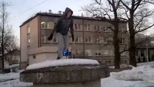 Нечего было делать!!! Вот и прыгал :D смотреть онлайн