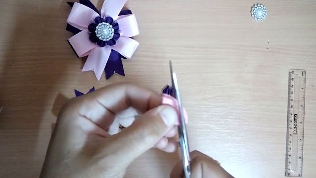 DIY Заколки из лент канзаши / bows from ribbons kanzashi DIY смотреть онлайн