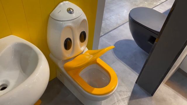 Детский унитаз в форме головы утки. О чем только дизайнеры думают?! смотреть онлайн
