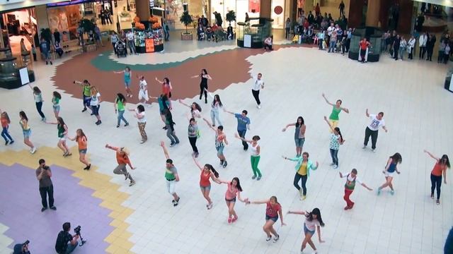 Зажигательный флешмоб смотреть онлайн