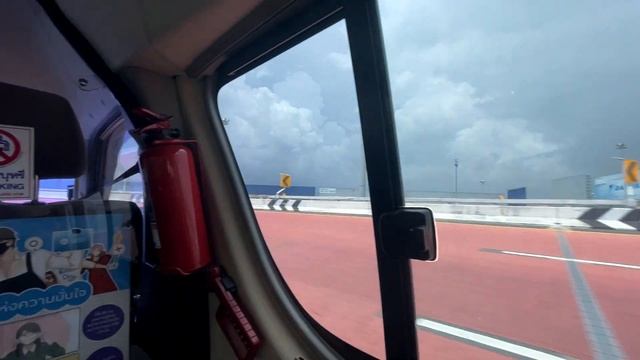 Возвращение из Камбоджи в Таиланд, заселение в отель в Бангкоке смотреть онлайн