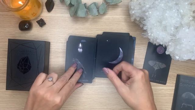 Obsidian Oracle Deck the Black Edition by Megan Buccere with guide by Trish Sullivan Walkthrough. смотреть онлайн