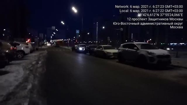 г.Москва, Некрасовка, Проспект Защитников Москвы, д.12. Убрали сугроб с проезжей части. 06.03.2021г смотреть онлайн
