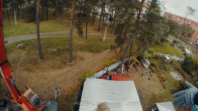 Демонтаж и Спил Аварийного Дерева своими руками. Опасно для Жизни!!! Самому не Повторять!!! смотреть онлайн