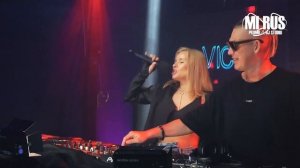 Южный & Яна Valevich - "4 Колеса"