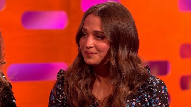 Margot Robbie Explains The Saying "We're Not Here To F*ck Spiders" | The Graham Norton Show смотреть онлайн