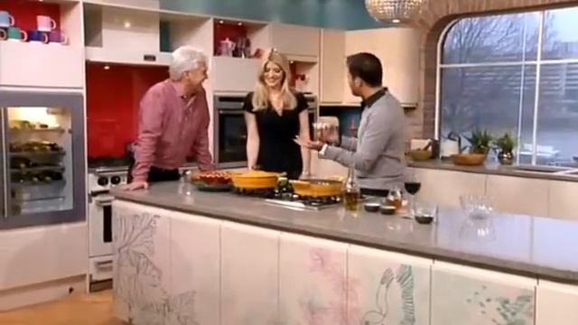 Gino talks about his italian sausage and says "turd" - This Morning 28th February 2012 смотреть онлайн