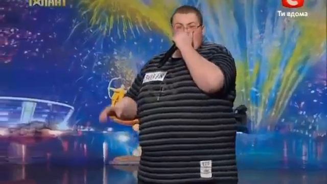 Украиские таланты!Парень Big Brother взорвал зал своим пик боксом. смотреть онлайн