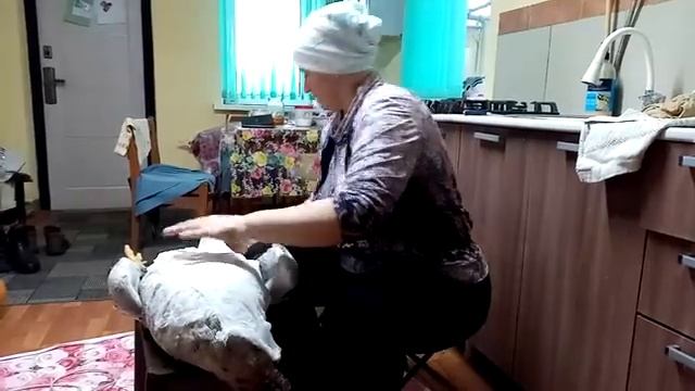 Как быстро ощипать курицу и гуся. смотреть онлайн