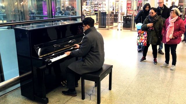 Playing ANIME Songs on Piano in Public -- My Hero Academia: YOU SAY RUN смотреть онлайн
