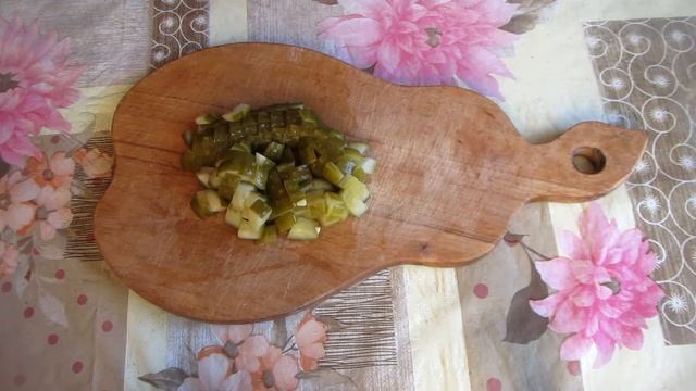 Салат із солоними огірками смотреть онлайн