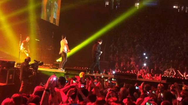 Bail Me Out - All Time Low Feat. Joel Madden (Good Charlotte) Back to the Future Hearts Tour 2016 смотреть онлайн